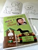 Livrinho de colorir + giz de cera